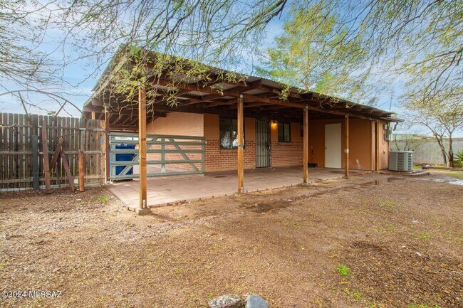 Building Photo - Charming Remodeled 3 Bedroom Brick Home
