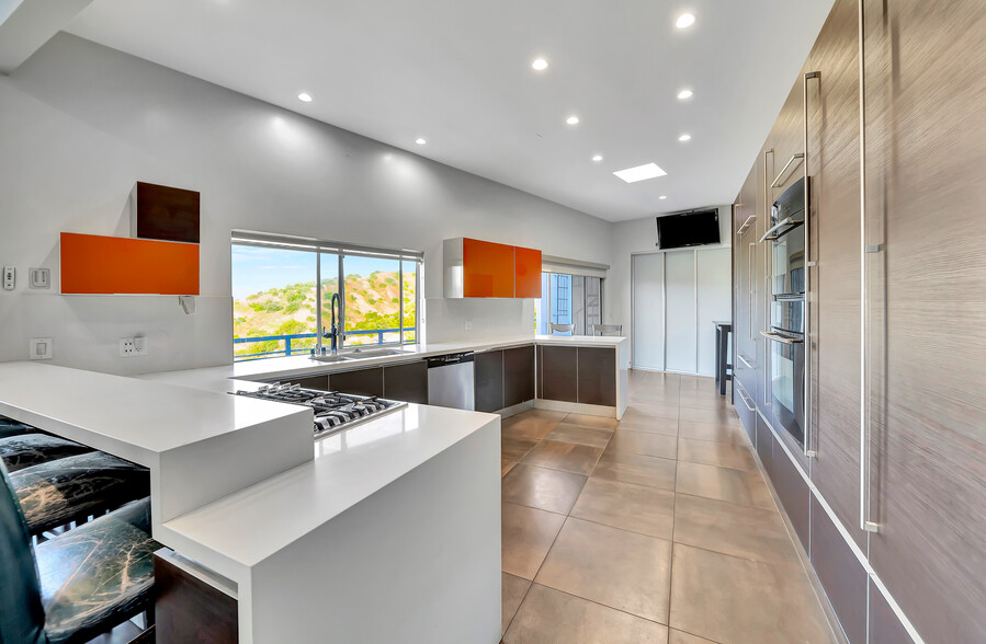 Building Photo - 3630 Avenida del Sol