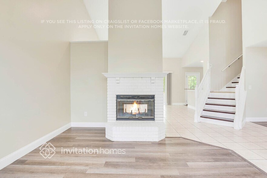 Building Photo - 7455 High Lake Dr