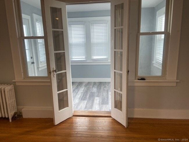 Building Photo - 279 Wakelee Ave