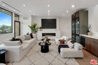 Building Photo - 2354 Riverside Dr