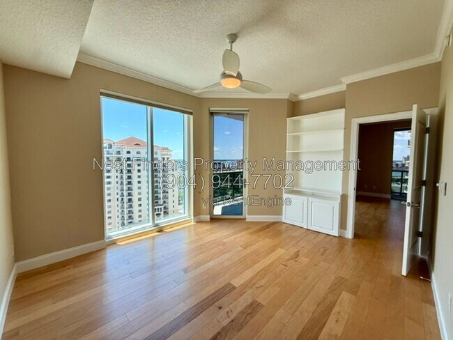 Building Photo - 1431 Riverplace Blvd
