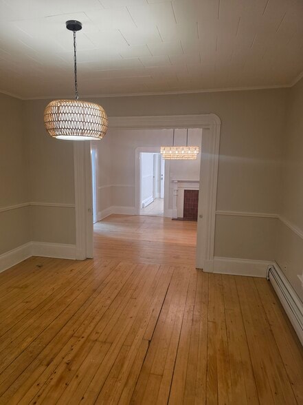 Building Photo - 533 Hanover St