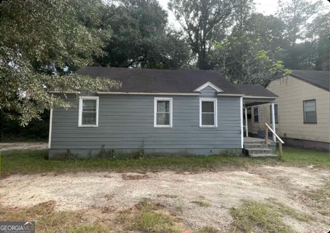 Primary Photo - 814 W Moore St