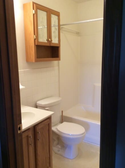 Bathroom - 106 Lori Ann Dr