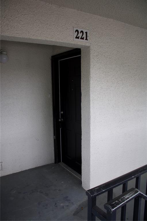 Building Photo - 709 Russell Ln