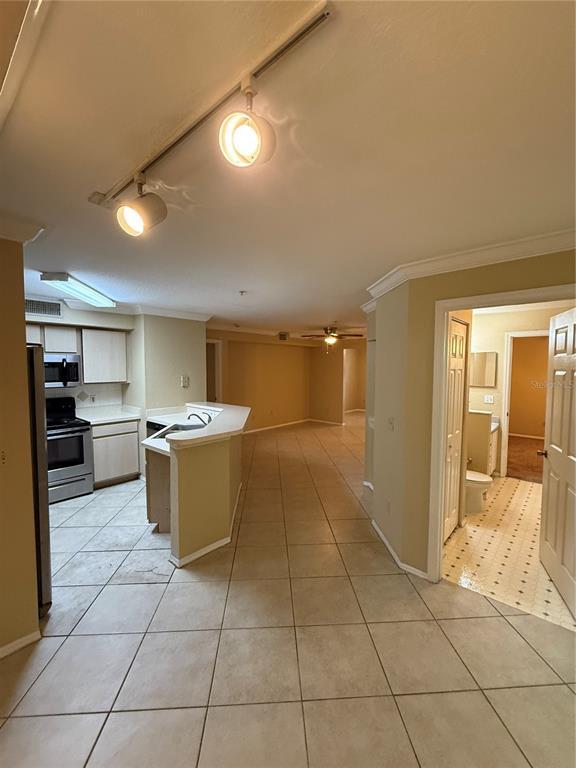 Building Photo - 827 Camargo Way