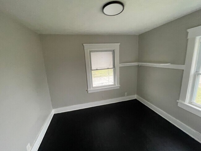 Building Photo - 1733-1737 Long Ave