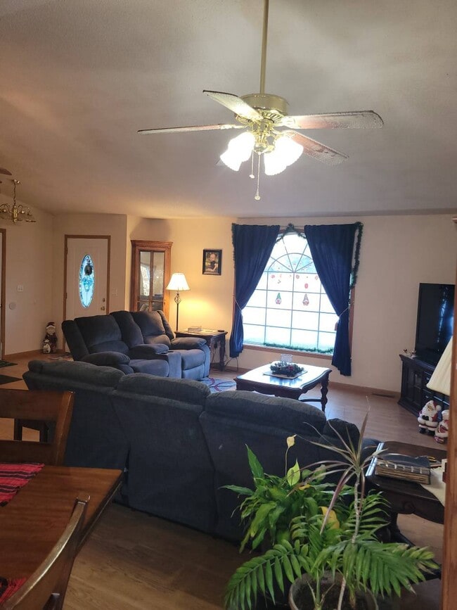 Building Photo - 17010 Lariat Ln