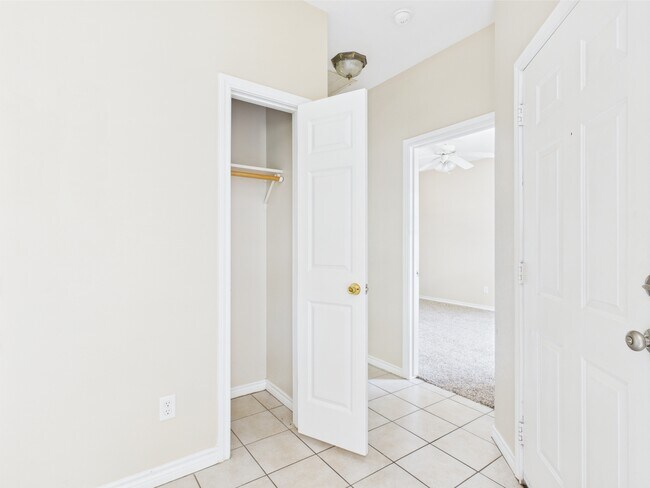 Building Photo - 612 Townplace Dr