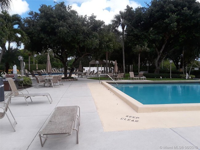 Building Photo - 3499 Oaks Way