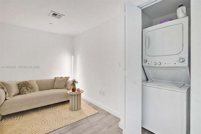 Building Photo - 1300 S Miami Ave