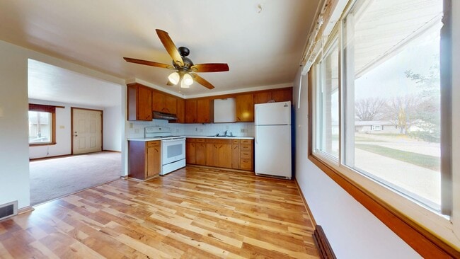 Building Photo - Madison School's- 2 Bedroom Brick Ranch with Garage!