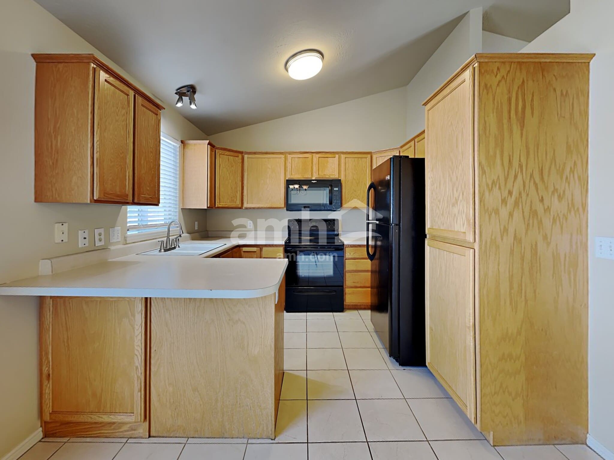 Building Photo - 4342 S Jocelyn Way