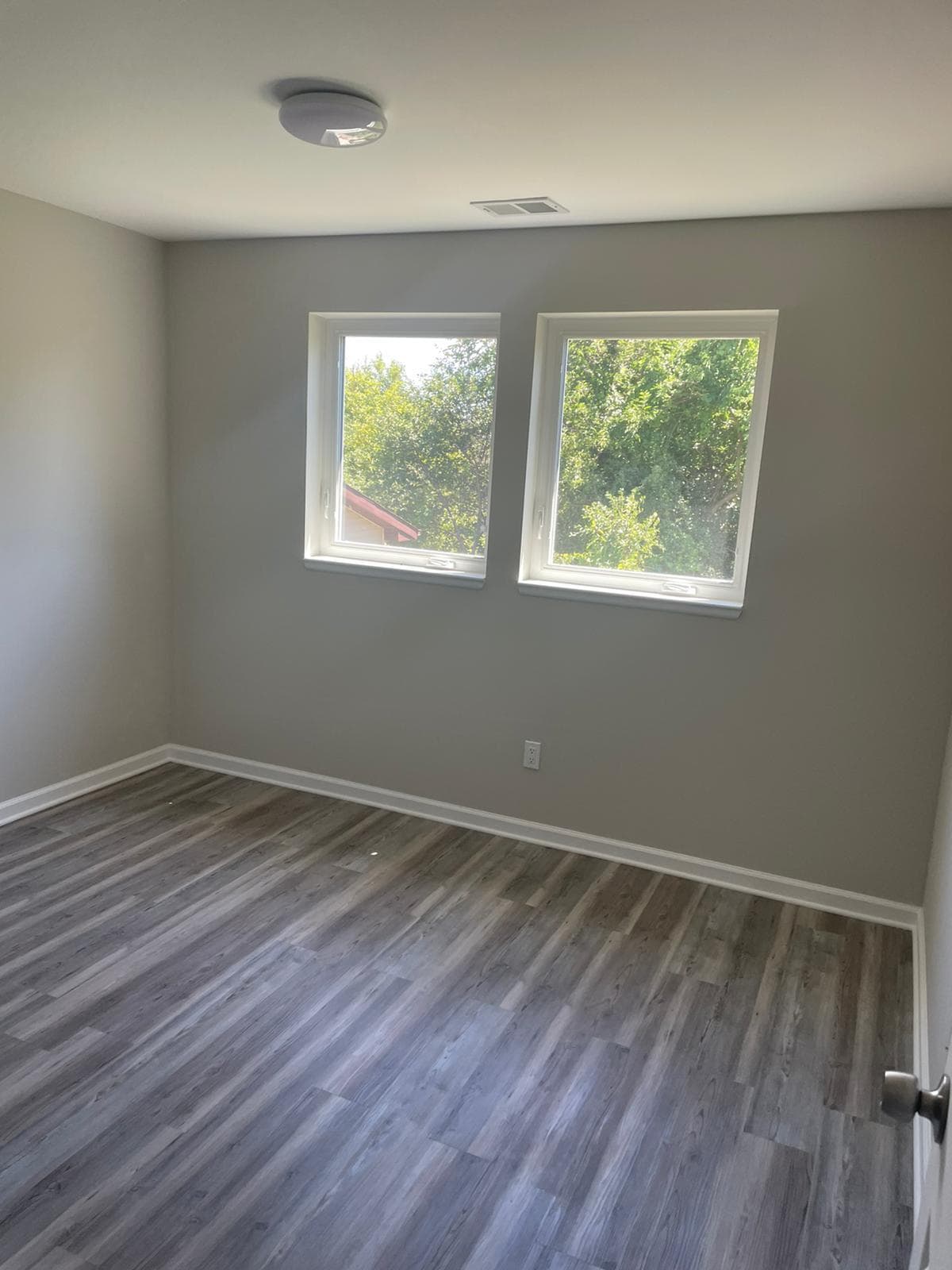 Building Photo - 3301 W Alvina Ave