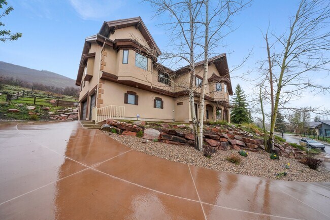 Building Photo - 9154 Daybreaker Dr