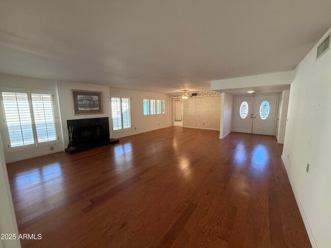 Building Photo - 10402 E Regal Dr