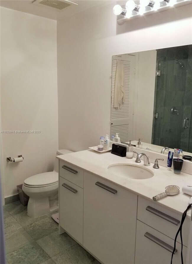 Building Photo - 1050 Brickell Ave