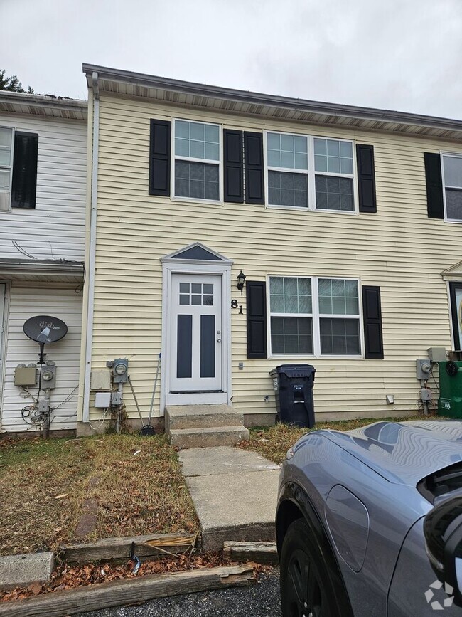 Building Photo - For Rent: Renovated Middletown Townhome, G...