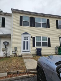 Building Photo - For Rent: Updated Middletown Townhome, Gre...