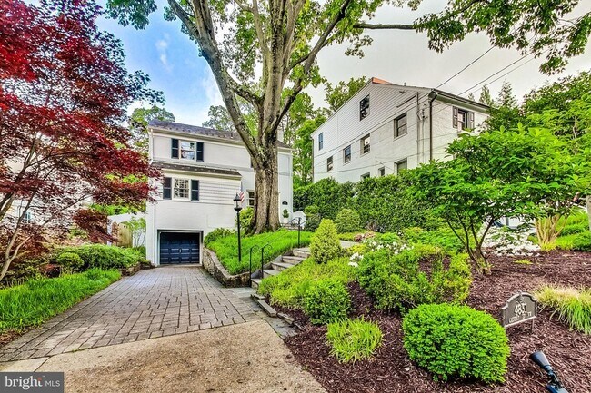 Building Photo - 4831 Calvert St NW