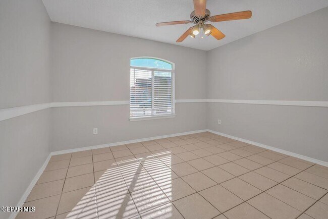 Building Photo - 12255 Via Del Rio