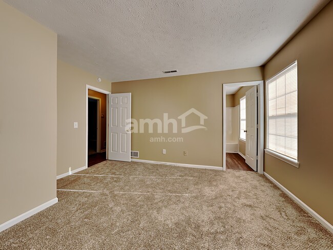 Building Photo - 6402 Kelsey Dr