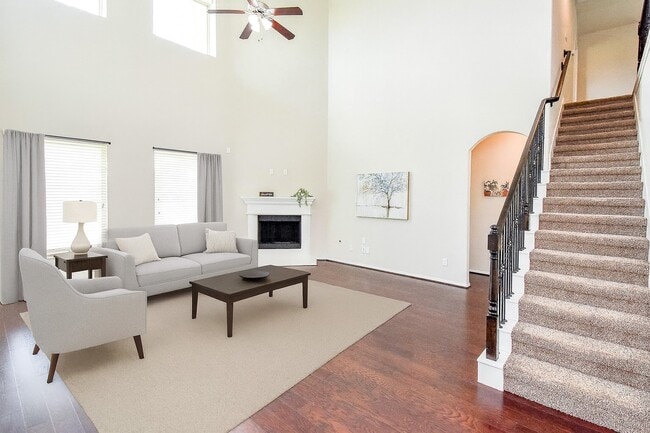 Building Photo - 13906 Manobrook Ct