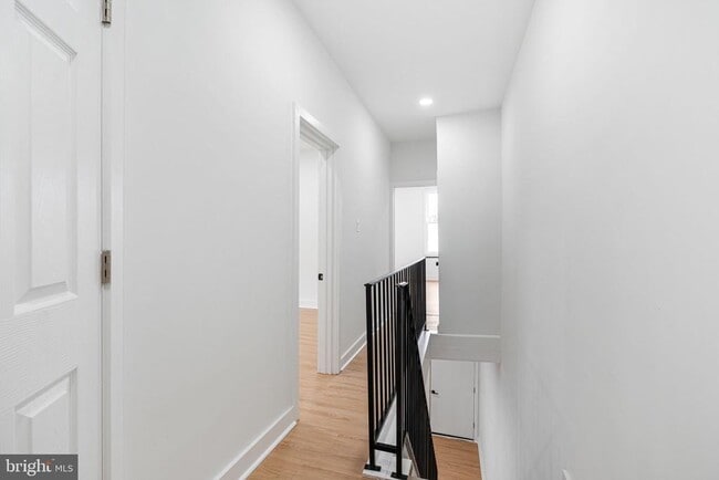 Building Photo - 2117 S Alden St