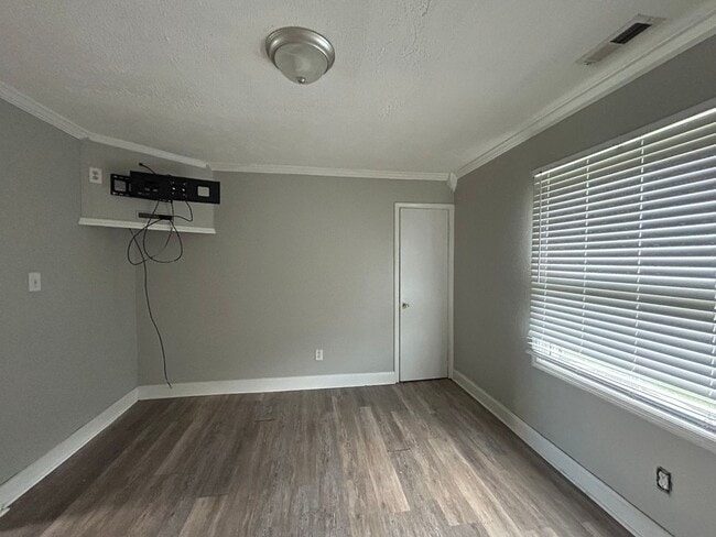 Building Photo - 5752 Edmeston Dr