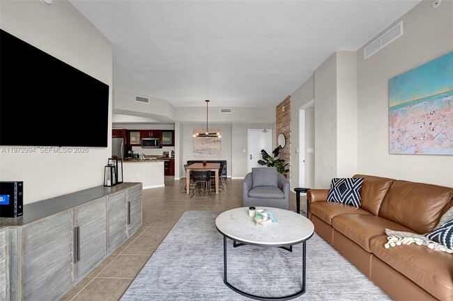 Building Photo - 20000 E Country Club Dr