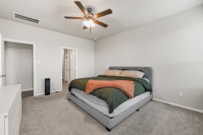 Building Photo - 25452 Northpark Lake Dr