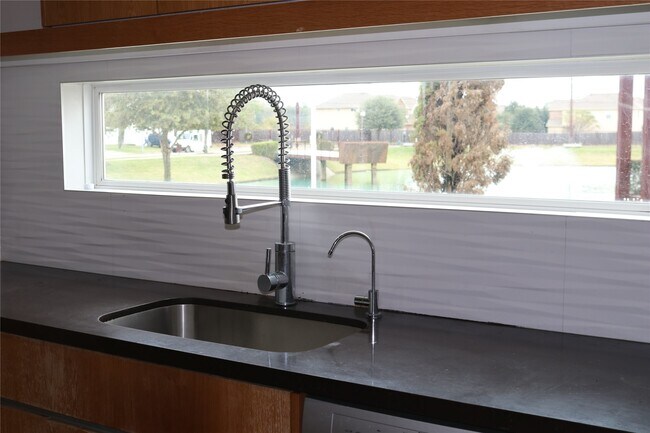 Building Photo - 5403 Tocayo Pl