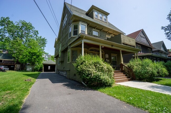 Building Photo - 117 Concord Pl