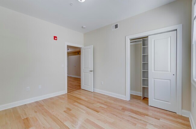 Building Photo - 419 Broadway-