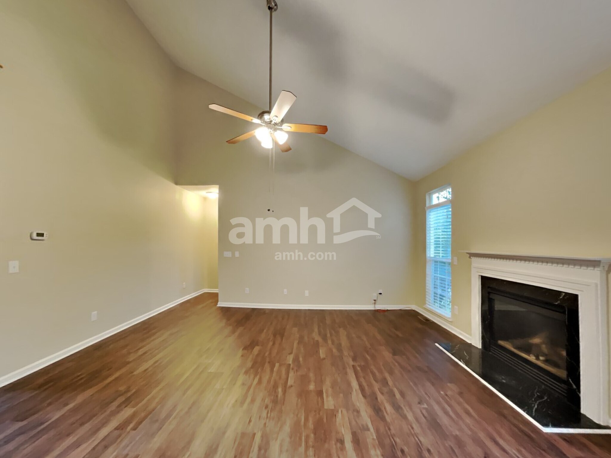 Building Photo - 20320 Southshore Dr