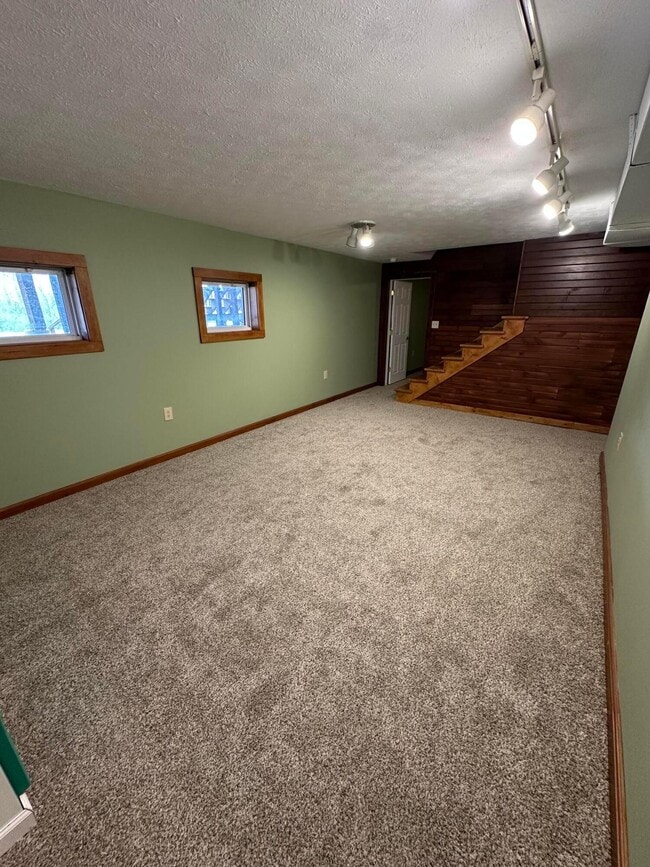 Building Photo - 4841 Julian Rd SW