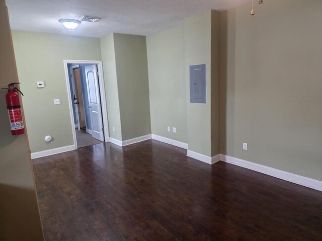 Building Photo - 48 Covell St