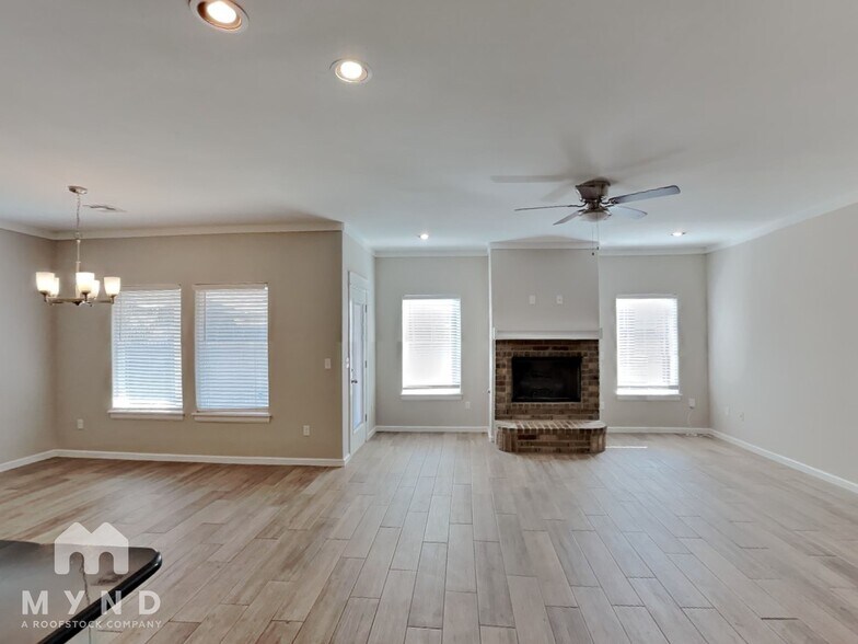 Building Photo - 12924 Firerock Cir