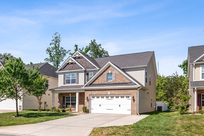 Building Photo - 5 Bedrooms in the heart of Summerfield!