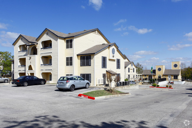 Hill Country - 1230 N LBJ Dr San Marcos TX 78666 | Apartment Finder