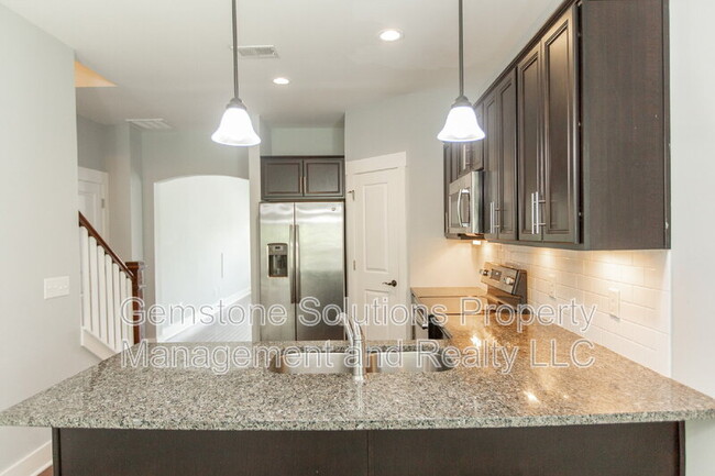 Building Photo - 1041 Honey Bush Cir