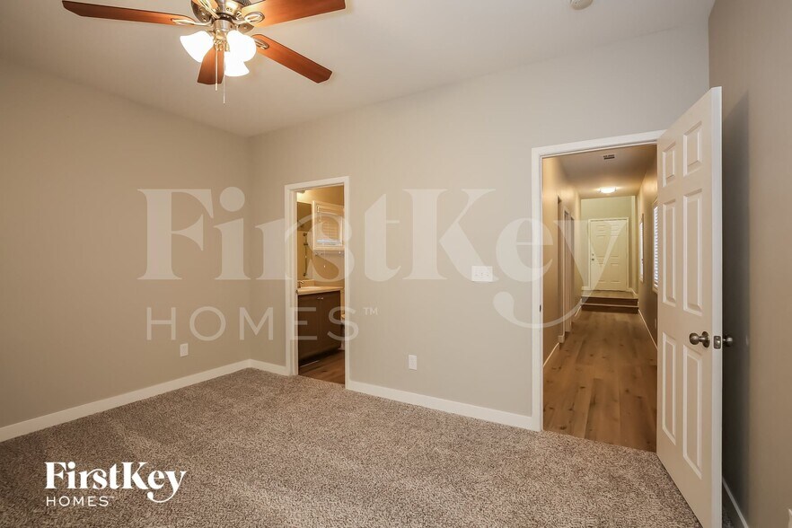 Building Photo - 3552 E Carisbrook Dr