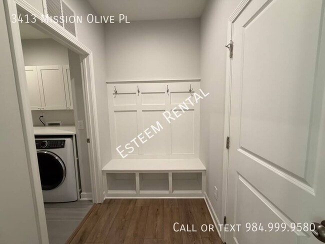 Building Photo - 3413 Mission Olive Pl