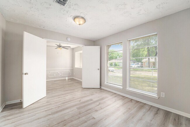 Building Photo - 23235 Earlmist Dr