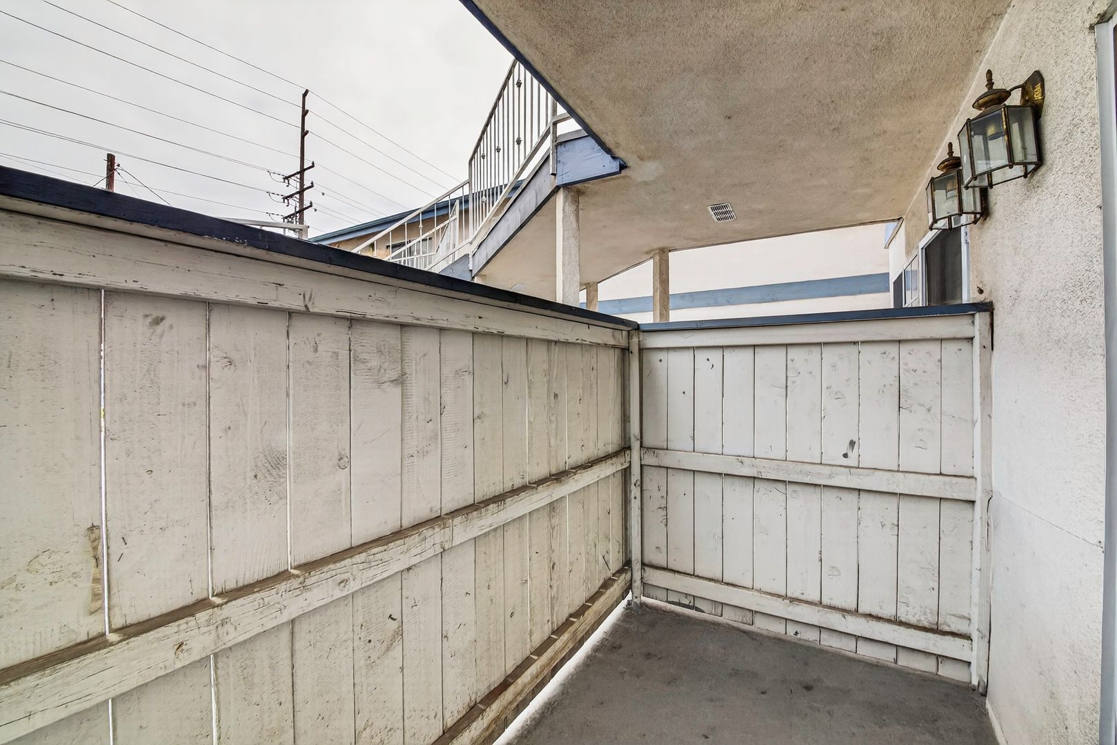 Building Photo - 1075 Loma Ave