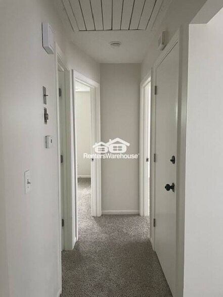 Building Photo - 5015 Belmeade Rd