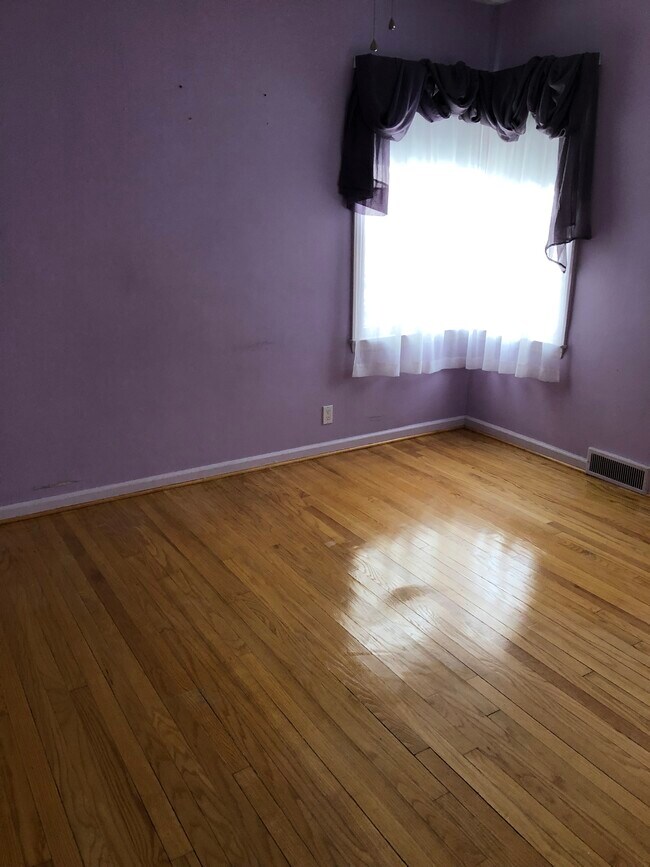 Building Photo - 2134 Martin Ave SE