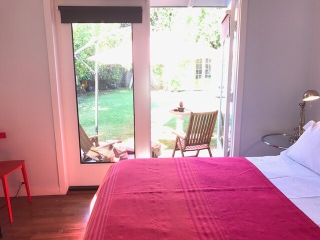 #1 - 22427 Clarendon St