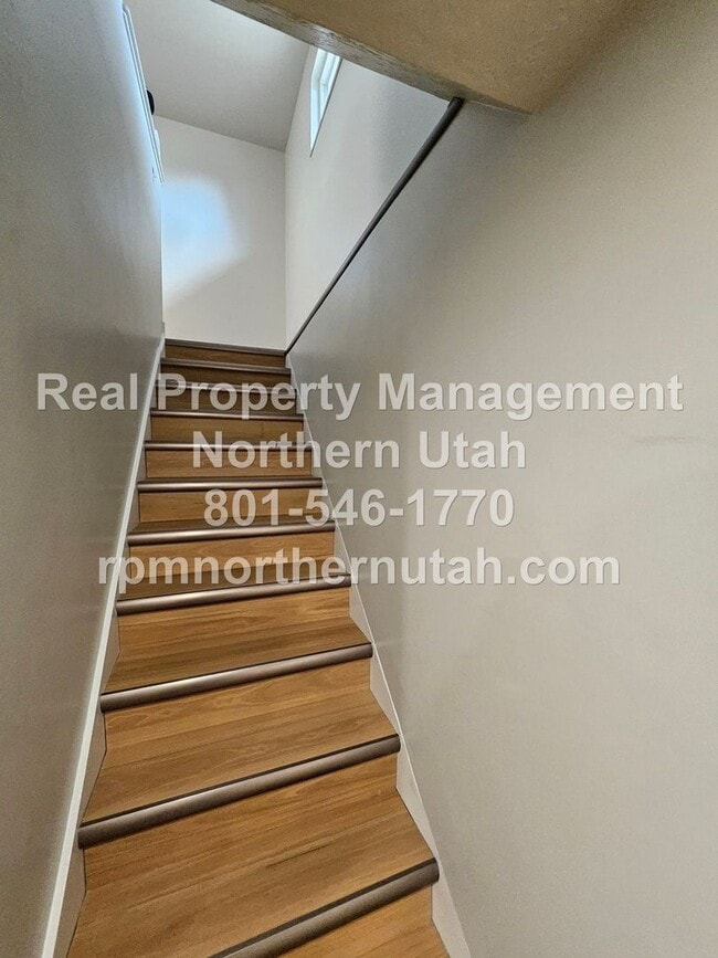 Building Photo - 4 Bedroom 3 Bath Home Now Available in Roy!